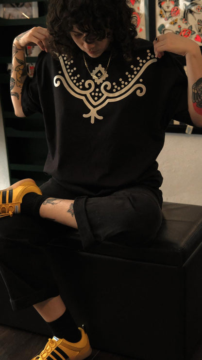 Kivs Ornamental Collar Tee