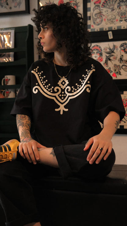 Kivs Ornamental Collar Tee
